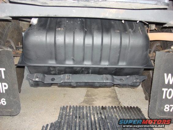 notank5.jpg i then put the gas tank in the skid plate on the bed liner.