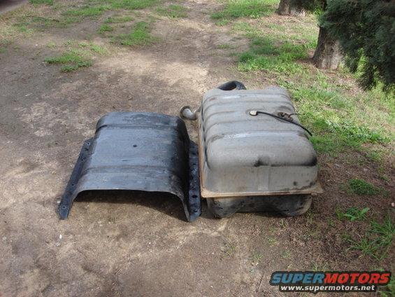 oldgastank2.jpg here is another view of the tank and skid plate.