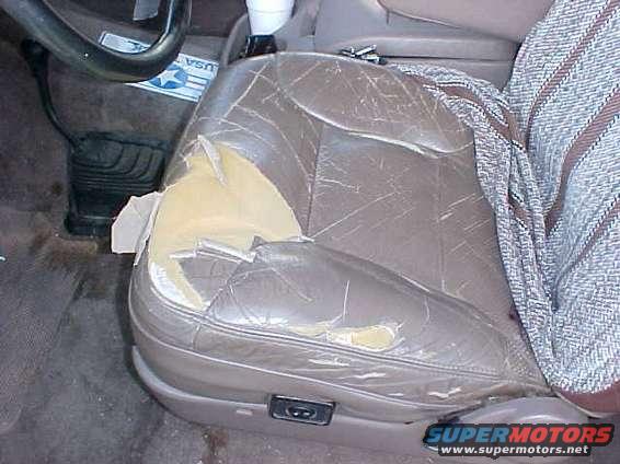 drivers_seat.jpg The seats have seen better days. 07/30/02