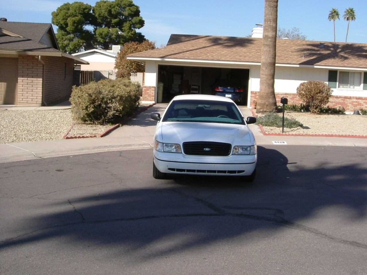 2000 Ford Crown Victoria photo