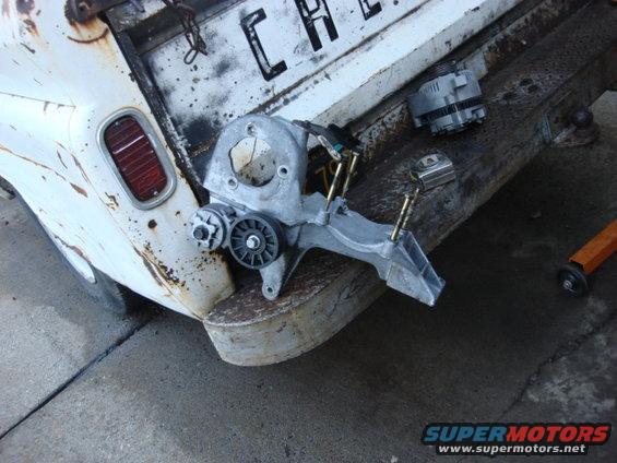 sagniawnew15.jpg here is the old mount off of the motor.