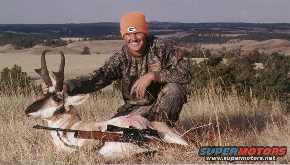 wyansonprong1.jpg I figured I couldn't mention a B&C animal, and not post a picture!  19", or something like that.  Ivory tips, but one broken off.  Have you ever smelled a pronghorn?  Imagine Sagebrush, BO, and Cool Ranch Doritos...that's a pronghorn!  STINK!