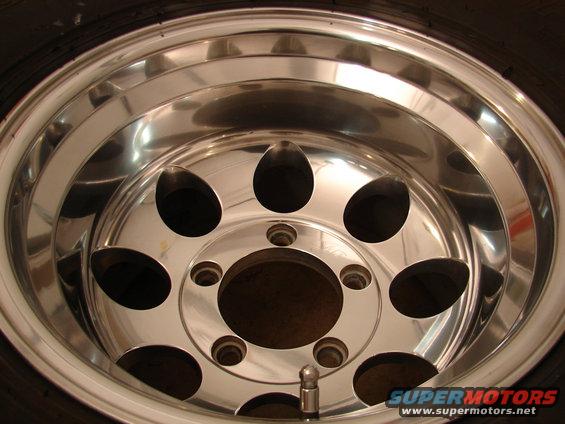 tire-polishing-009s.jpg after polish