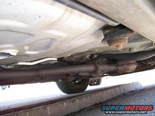 1999 Ford Crown Victoria underbody view
