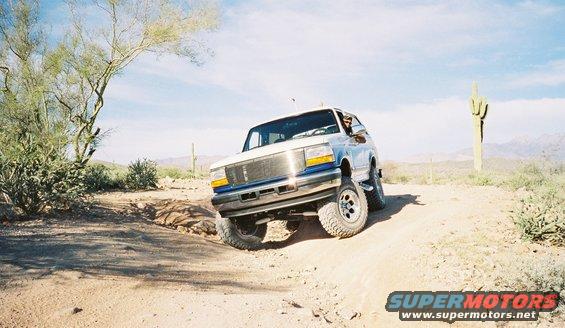 OOppss. Sittn' on the rear dif and the stock auto hubs went out. Time to stack rocks....