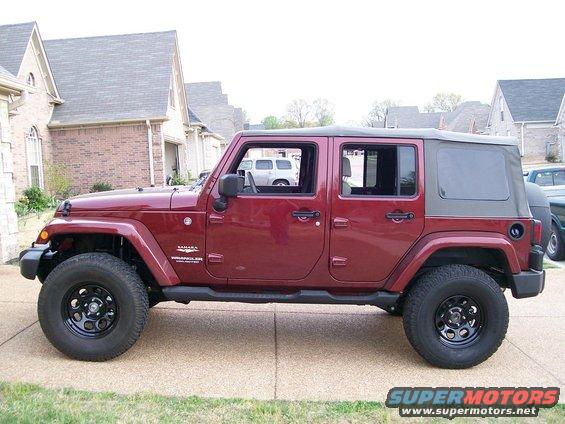 picture-001.jpg 2.5" Teraflex BB with 315/70/17 BFGoodrich Tires.