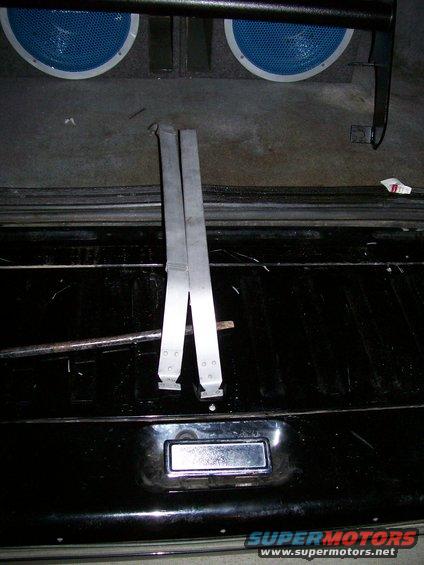 101_0074.jpg Gas tank straps