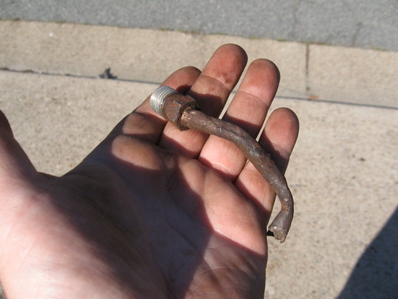 img_0568.jpg Broke high pressure line from FP Sender unit...   
