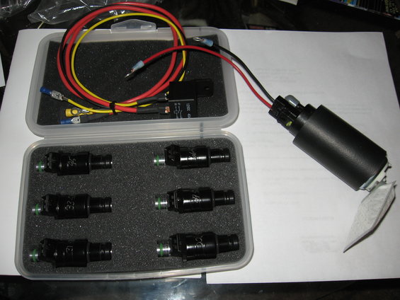 img_0569.jpg Walbro 255,  PTE 550cc's, and the hotwire relay,
