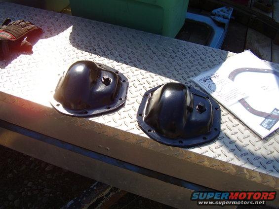 p4020001.jpg New Diff Covers