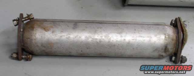 Exhaust component with mounting brackets and bolts