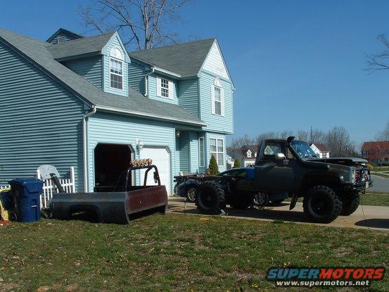 dscf0020.jpg started tearing the truck down..
the guy that lifted my truck screwed me over
he put 56" leafs on a 52" leafed truck...
so instead of buying new leafs gonna move the rear hangers back a few inches.

the guy lifted the truck in 1997 so that is why I dont go back to him.