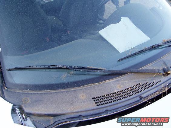 Passenger front wiper arm