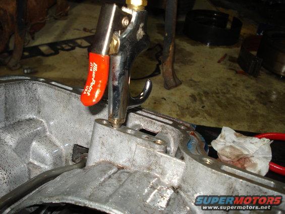 Air tool cleaning transmission housing