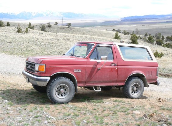 p1000173.jpg My Bronco at a job in Ennis, MT.