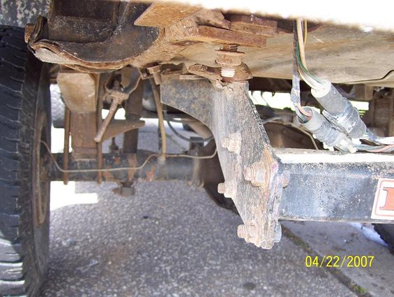 Rear suspension and wiring with a date stamp of 04/22/2007