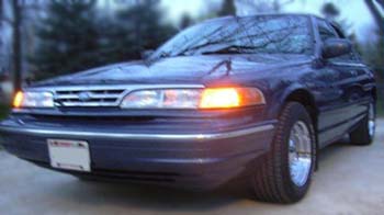 1996 Ford Crown Victoria, 3q front view, dark blue