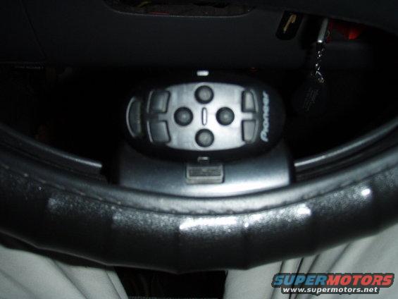p4241159.jpg WIRELESS REMOTE CONTROL OF THE STEREO FOR THE STEERING WHEEL