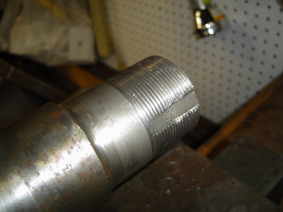 dsc03078.jpg Threads are rough anyway, I'm gonna order a new one from bronco graveyard