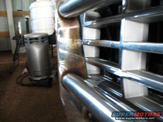 1989 Ford Bronco chrome grille and bumper with rust spots