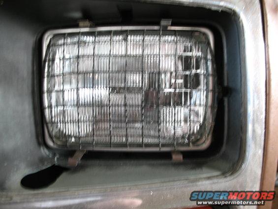 Headlight with wire grille