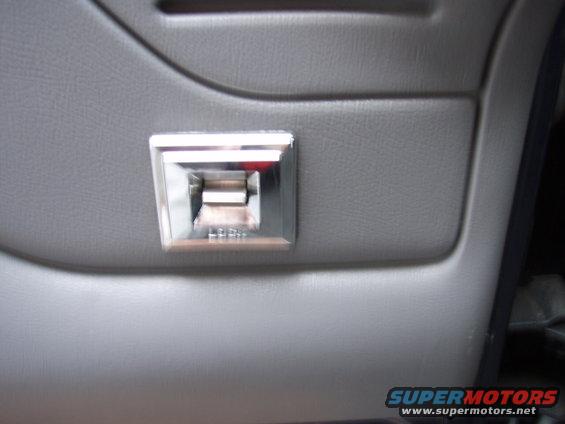 p4291306.jpg HERE IT IS WHERE I WANT TO INSTALL IT