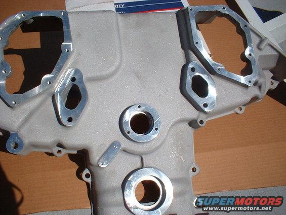 dscf0103.jpg 1st batch of Aussie Cammer parts received 4-25-07. 2 timing covers - 2 blower manifolds - 4 2x4v manifolds with "Munro" cast in them - 1 set of natural finish valve covers - 1 set of black finish valve covers. Still have 2 sets of timing chains / gears (minus 1 long chain). 1st blower manifold sold after installing pop-off plate and minor broaching across intake runners.