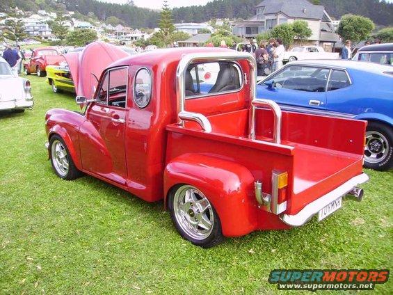 bh16.jpg Morris Minor
