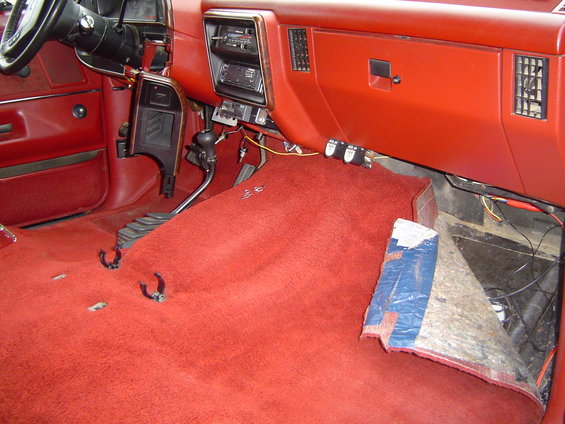 dsc03116.jpg Leaving the seats/console out while I do this so I have room