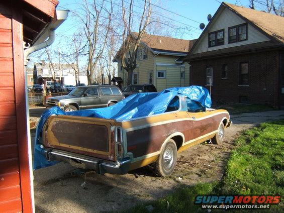 50520071.jpg started removing the crappy blue spray can paint!!