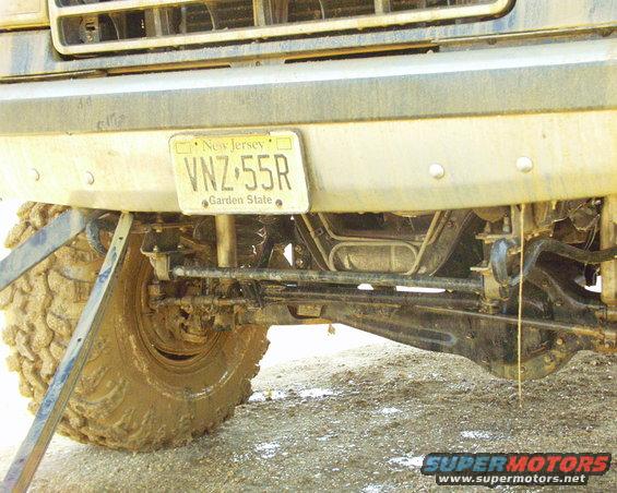 p5061244.jpg ripped off another not needed part on the bronco,  the plastic under bumper.