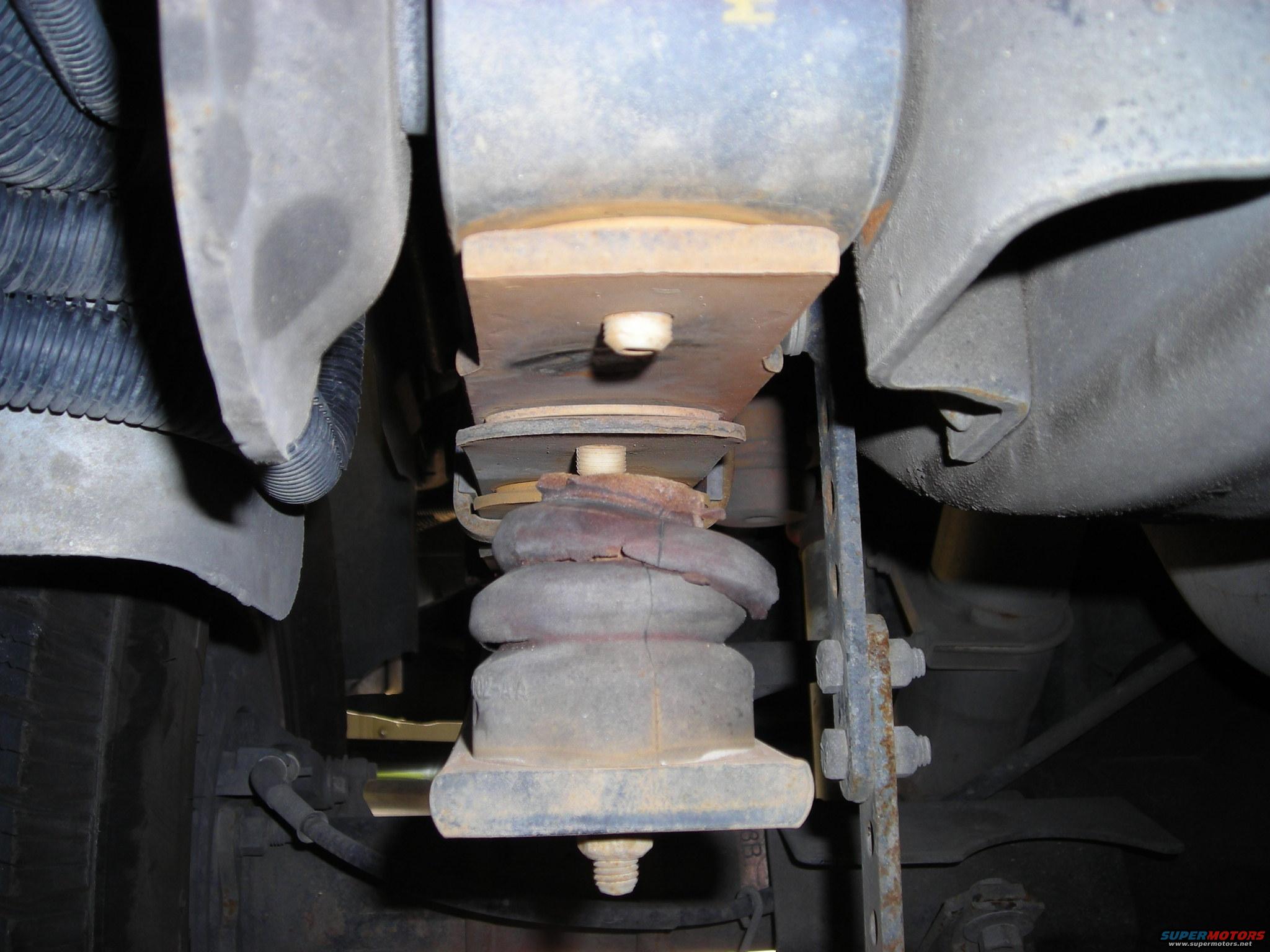 2002 Ford Excursion photo