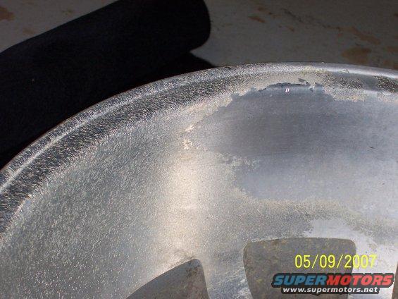 100_0682.jpg Shows where the wheel needs refinishing