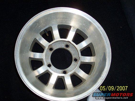 100_0681.jpg Front of wheel