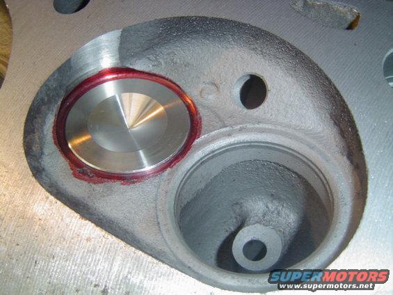 new valves and drive train that will be transfered to a new set of aluminum heads when the $$$ fairy stops by. 