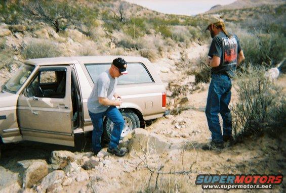 837566r11110a_012_0001.jpg Ford hand up