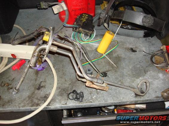 gas-tank-2.jpg the old pump was out in a few seconds. 