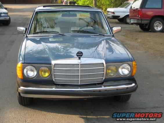 1982 Mercedes-Benz D-Class front view, parked outdoors with other vehicles