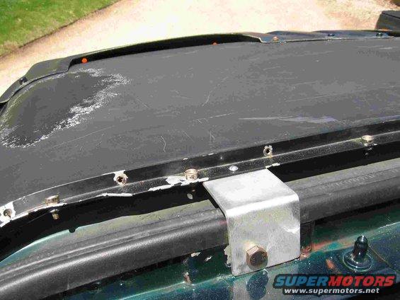 cab-mount-top-driver-side2.jpg Here is the mount on the driver's side of the top. For now I simply have small bolts attaching the cab channel to the aluminum brackets. I plan on having a friend Tig weld them at a later point if the thin aluminum channel will hold up to the heat.