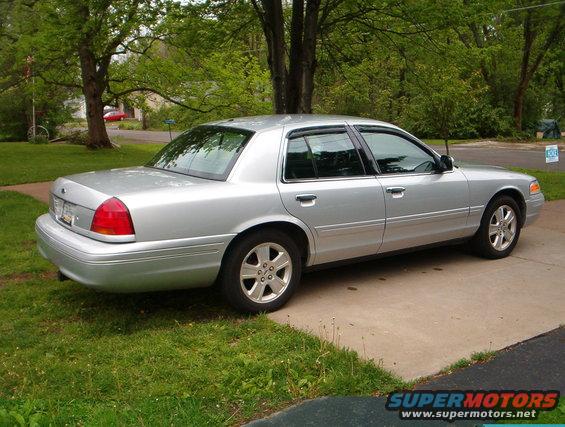 Silver 2003 Ford Crown Victoria, 3q-front view