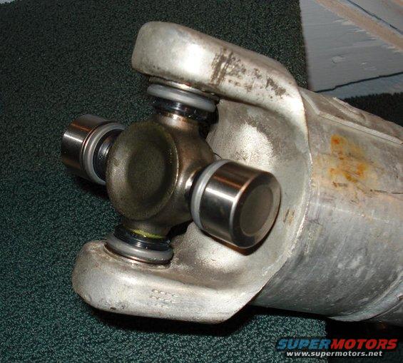 OEM U Joint on Aluminum Driveshaft