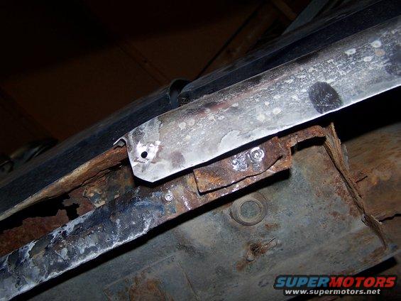 under-door-seam-sw.jpg Under door seam spot weld - needs to be seperated