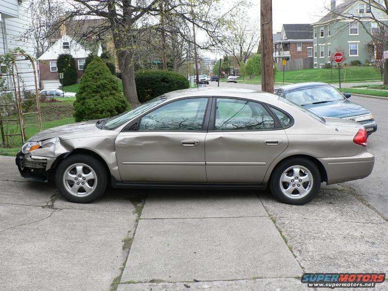 2004 Ford Taurus