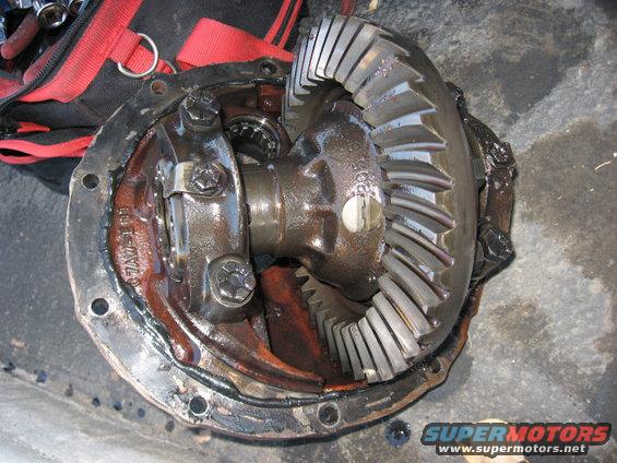 img_0123.jpg rear - 4.11/locker (unsure of type)