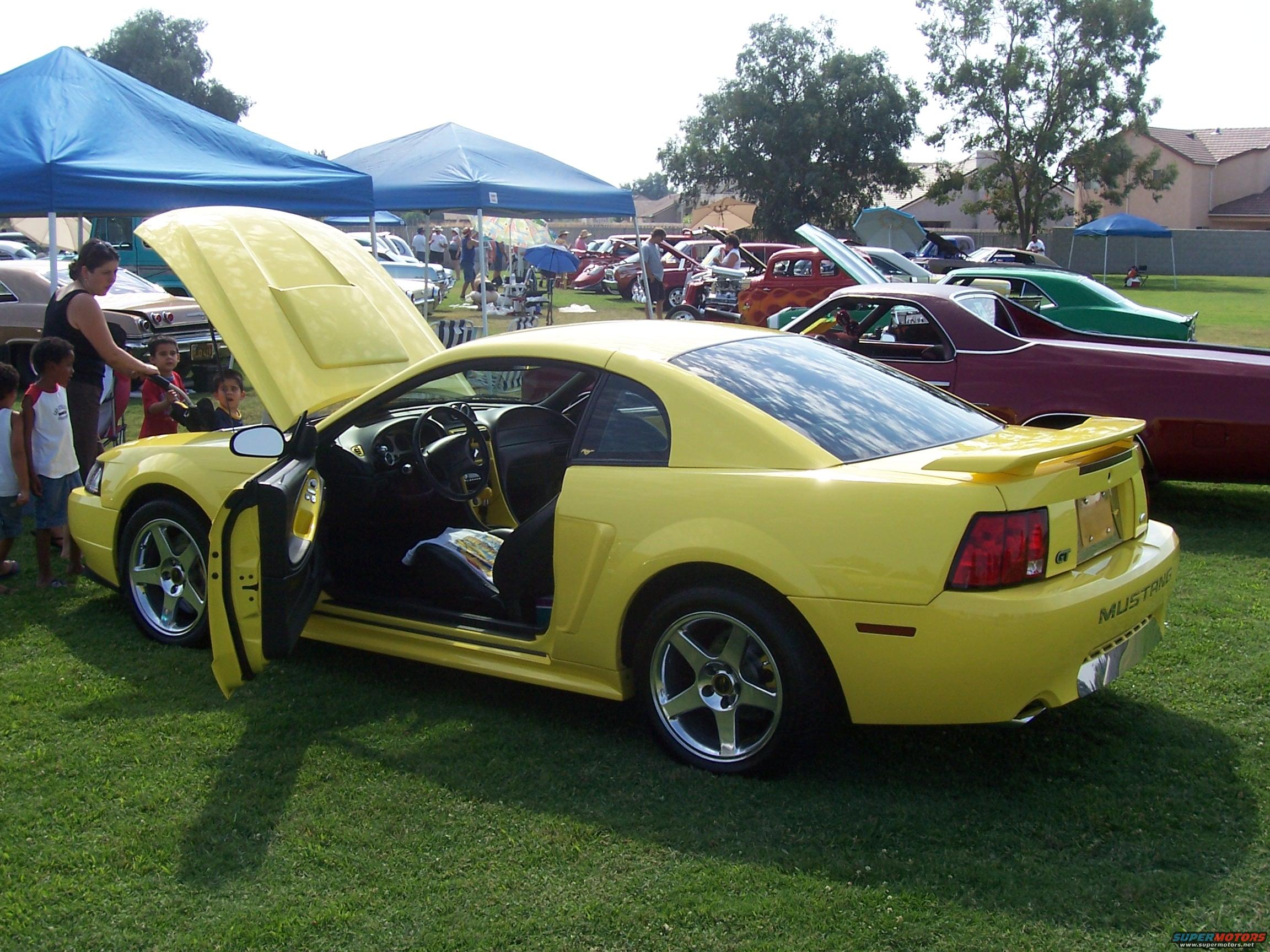 2002 Ford Mustang photo