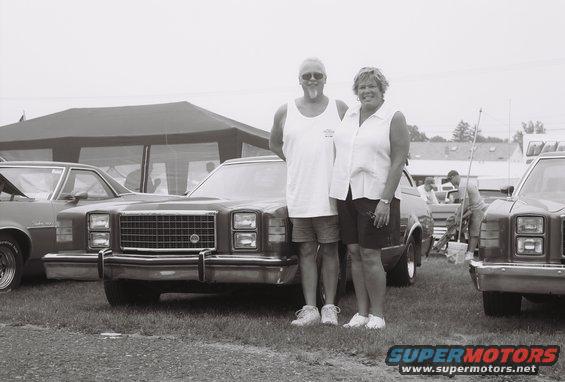 8093r1088.jpg Gary and Jamie and their truck.