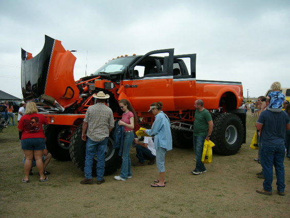 This was the biggest truck at the meet.It IS street legal here in Texas.