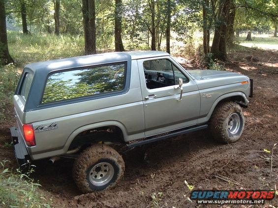 bronco-wheeling-007.jpg Here it is with front leveling springs, 33" tires and a fresh paint job.