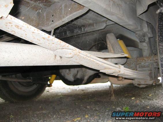 under view right side near rear axle-no rust