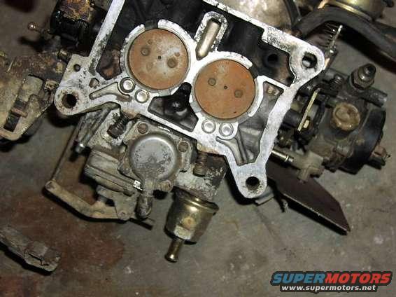 carb_bottom.jpg fomoco crap